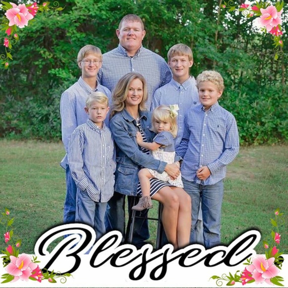 Meet your Posher, Allison - Picture 1 of 2